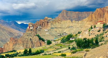 Dhankar Gompa - Tibet Budist manastır Spiti Vadisi'nde. Dhankar, Himachal Pradesh, Hindistan