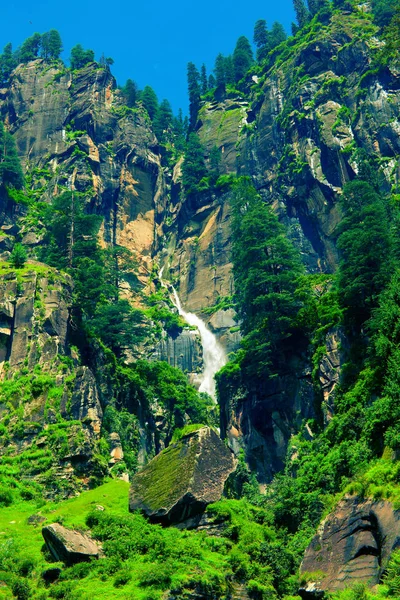 Vista Hermosa Cascada Montaña Yogini Fall Santuario Diosa Yogini Kulu — Foto de Stock