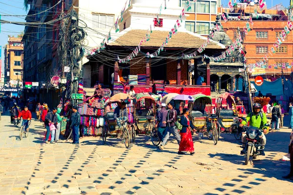Kathmandu Nepal Listopada 2013 Miejscowi Ludzie Zajęci Codziennymi Sprawami Małym — Zdjęcie stockowe