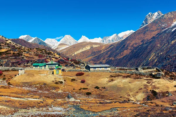 Das Kleine Dorf Machhermo Verlor Sich Zwischen Himalayischen Berggipfeln Khumjung — Stockfoto