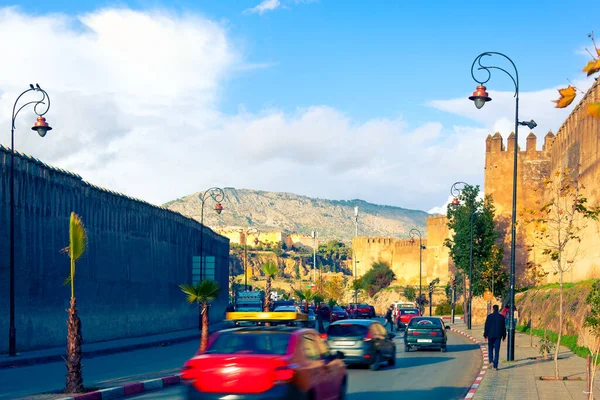 Fes Morocco Января 2020 Традиционное Красное Маленькое Такси Проезжает Вдоль — стоковое фото