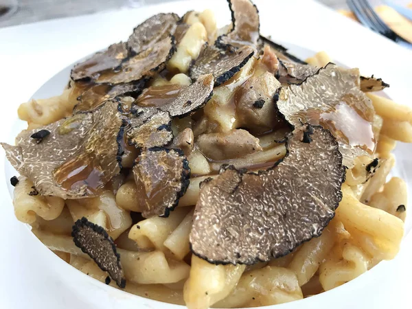 Pasta Med Höst Svart Tryffel — Stockfoto