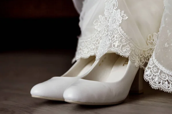 White Beautiful Fashion Wedding Shoes Dress — Stock Photo, Image