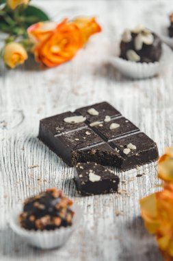 açık renkli çikolata bar