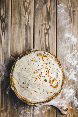 Krep üst açıdan ahşap bir gemide