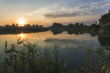 nehir manzara, nehir üzerinde sabah erken şafak