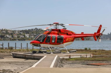 Bell helikopter Sausalito'da - San Francisco