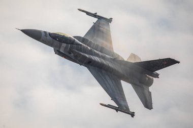 Amerika Birleşik Devletleri, Fairford - 13.7.2018 Lehçe F-16 demo ekran 13.07.2018 Fairford, İngiltere Kraliyet Uluslararası Hava dövme sırasında 