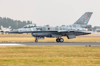Amerika Birleşik Devletleri, Fairford - 13.7.2018 Lehçe F-16 demo ekran 13.07.2018 Fairford, İngiltere Kraliyet Uluslararası Hava dövme sırasında 