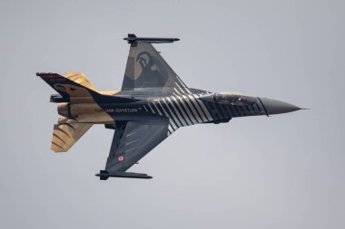 Amerika Birleşik Devletleri, Fairford - 13.7.2018 Solo Turk F-16 ekran 13.07.2018 Fairford, İngiltere Kraliyet Uluslararası Hava dövme sırasında 