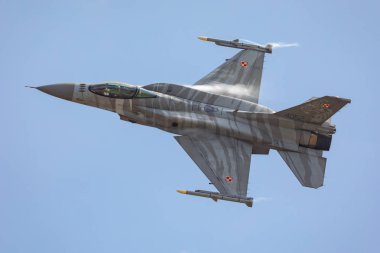 Amerika Birleşik Devletleri, Fairford - 13.7.2018 Lehçe F-16 demo ekran 13.07.2018 Fairford, İngiltere Kraliyet Uluslararası Hava dövme sırasında 