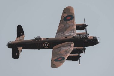 İngiltere, Duxford-15.7.2018 Avro Lancaster 15.07.2018 Duxford, İngiltere Duxford Havacılık Müzesi üzerinde uçan 