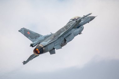 Slovakya, Sliac - 1.9.2018 Lehçe F-16 demo takım ekran sırasında Slovak uluslararası hava Fest 1.09.2018 Sliac, Slovakya