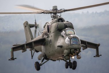 Slovakya, Sliac - Mi-24 Hind 1.09.2018 Sliac, Slovakya Slovak uluslararası hava Fest sırasında görüntülemek 1.9.2018
