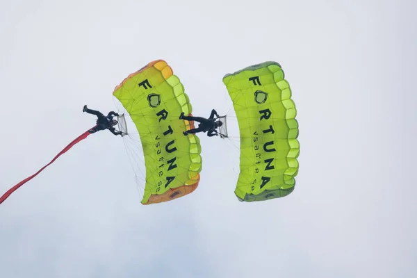Slovakya Sliac 2018 Paraşüt Ekran Sırasında Slovak Uluslararası Hava Fest — Stok fotoğraf