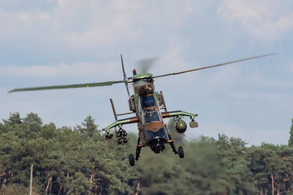 ベルギー クライネ Brogel クライネ Brogel ベルギーでベルギーの空軍日 2018 中にユーロコプター タイガーを表示 2018 — ストック写真