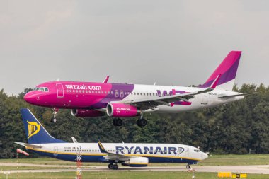 Hollanda, Eindhoven - 10.9.2018 Airbus A320 Wizz Air Eindhoven Havaalanı 10.9.2018 Eindhoven, Hollanda