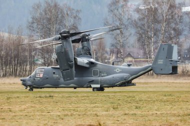 Nowy Targ, Polonya - 14.11.2018 Bell Mv-22 Nowy Targ havaalanında 14.11.2018 Nowy Targ, Polonya için açılış Osprey