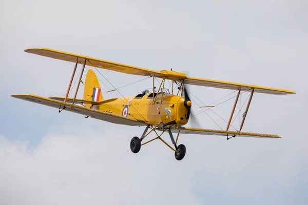 คราค โปแลนด 2019 Tiger Moth 2019 ในพ การบ นโปแลนด ในคราค — ภาพถ่ายสต็อก