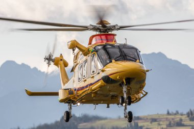 Şimdi Targ, Polonya - 11.10.2019 Agusta Westland Aw169 Nowy Targ Havalimanı 11.10.2019 Nowy Targ, Polonya