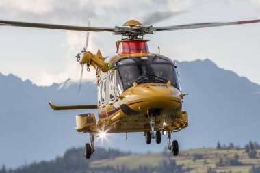 Şimdi Targ, Polonya - 11.10.2019 Agusta Westland Aw169 Nowy Targ Havalimanı 11.10.2019 Nowy Targ, Polonya