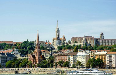 Budapeşte - St Matthew Katedrali , Calvin kilisesi ve Balıkçılar Kalesi