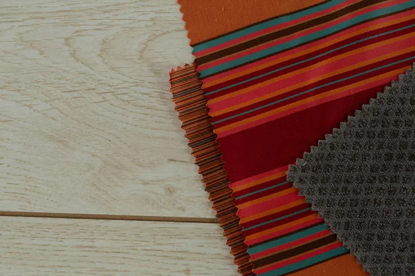 Close Van Textiel Een Houten Tafel — Stockfoto