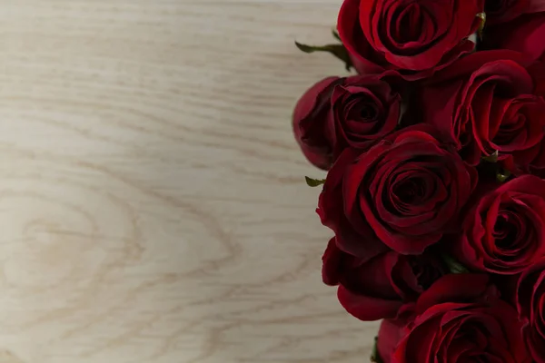 Close Rose Flowers Wooden Table — Stock Photo, Image