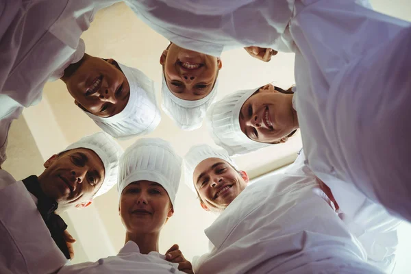 Gruppo Chef Formig Huddles Cucina Hotel — Foto Stock