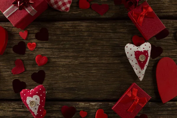 Decoraciones Forma Corazón Regalos Dispuestos Tablón Madera — Foto de Stock