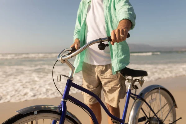 Mid Section Senior Man Standing Bicycle Beach — Stock Photo, Image