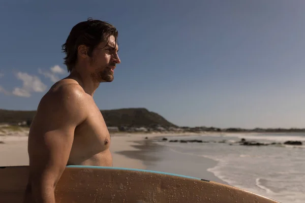 Side View Shirtless Young Male Surfer Surfboard Standing Beach Sunshine — Stock Photo, Image