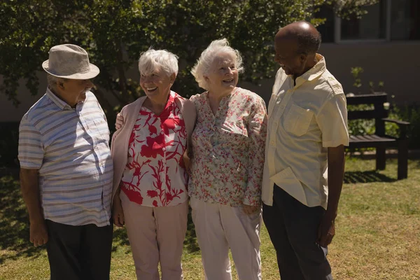 Front View Happy Senior Friends Interacting Each Other Garden — Stock Photo, Image