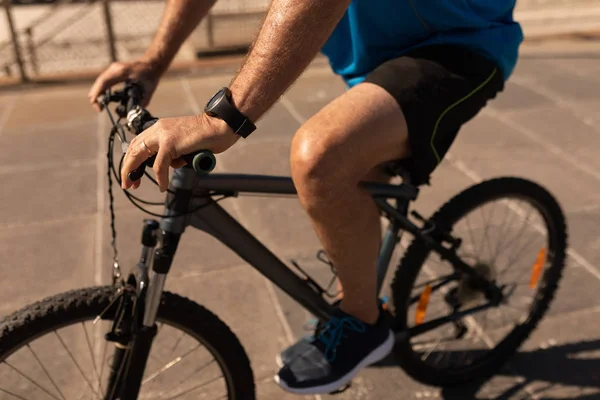 Mid Section Senior Man Riding Bicycle Promenade Beach — Stock Photo, Image