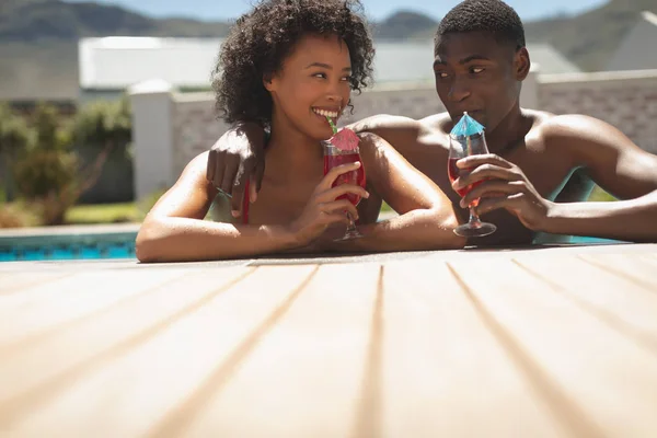 Front View Happy Young African American Couple Leaning Edge Pool — Stock Photo, Image