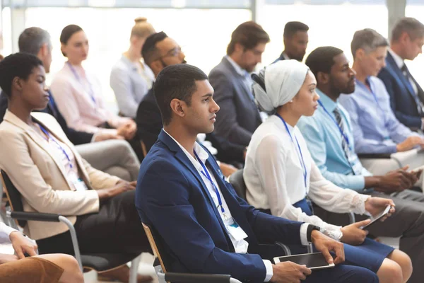 Zijaanzicht Van Uiteenlopende Zakelijke Mensen Het Bijwonen Van Een Business — Stockfoto