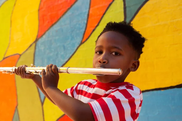 Retrato Colegial Afroamericano Tocando Instrumento Flauta Patio Escuela —  Fotos de Stock