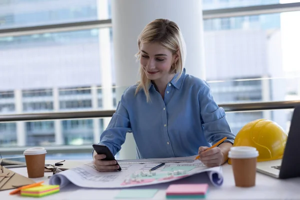 Front View Happy Blonde Young Caucasian Female Architect Using Mobile — Stock Photo, Image