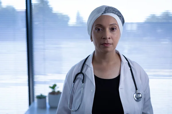 Portrait Matured Mixed Race Female Doctor Standing Looking Camera Clinic — Stock Photo, Image