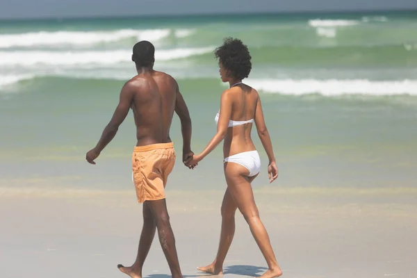 Side View Cute Multi Ethnic Couple Holding Hands Walking Beach — Stock Photo, Image