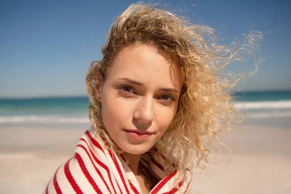 Portrait Caucasian Beautiful Woman Wrapped Towel Standing Beach — Stock Photo, Image