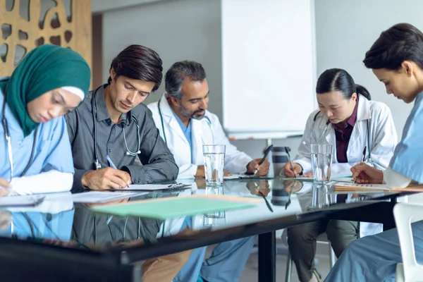 Vue Face Diverses Équipes Médicales Avec Stéthoscopes Autour Cou Écrit — Photo