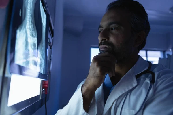 Side View Thoughtful Mature Mixed Race Male Doctor Looking Ray — Stock Photo, Image