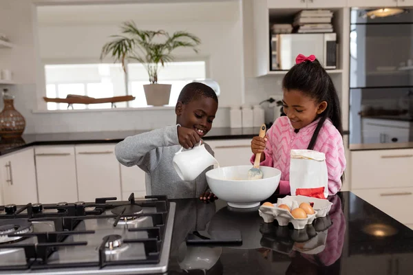 Front View African American Siblings Preparing Food Dining Table Kitchen — Stock Photo, Image