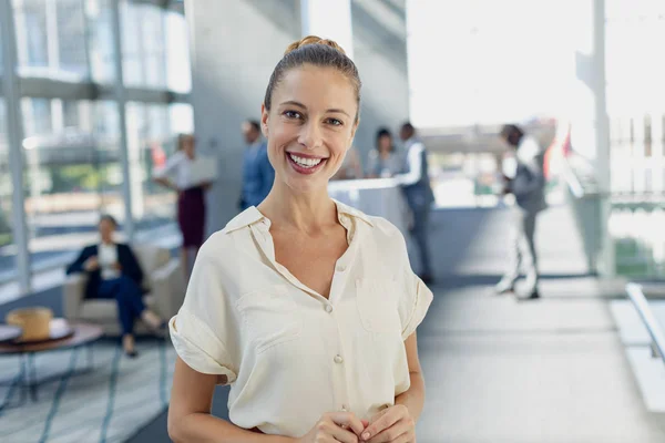 Front View Caucasian Female Executive Looking Camera While Standing Modern — Stock Photo, Image