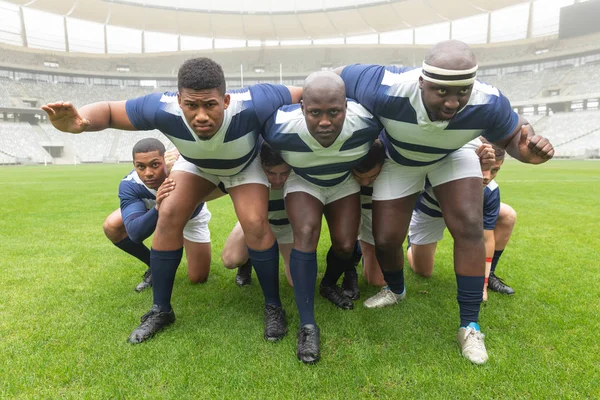 Utsikt Gruppen Diverse Mannlige Rugbyspillere Som Klare Til Spille Rugbykamp – stockfoto