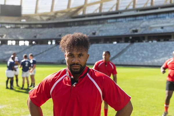 Porträt Eines Aktiven Afrikanisch Amerikanischen Männlichen Rugby Spielers Der Stadion — Stockfoto