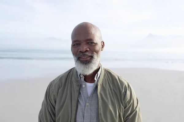 Portrait Handsome Senior African American Man Smiling Looking Camera Beach — Stock Photo, Image