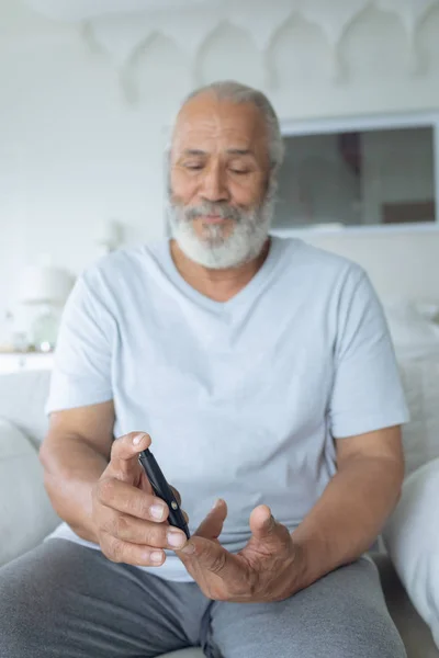 Fechar Perto Homem Caucasiano Com Uma Caneta Insulina Conceito Vida — Fotografia de Stock