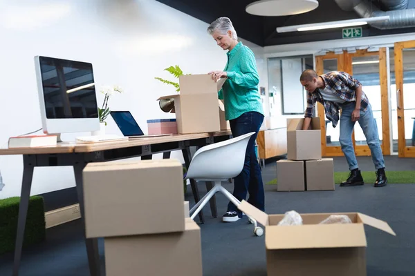 Overview Diverse Male Female Executives Unpacking Cardboard Boxes New Office — ストック写真